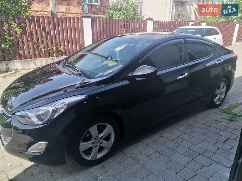 Hyundai Elantra 2012
