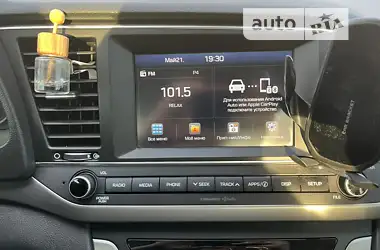 Hyundai Elantra 2017