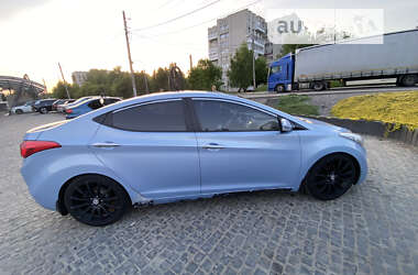 Седан Hyundai Elantra 2013 в Львові