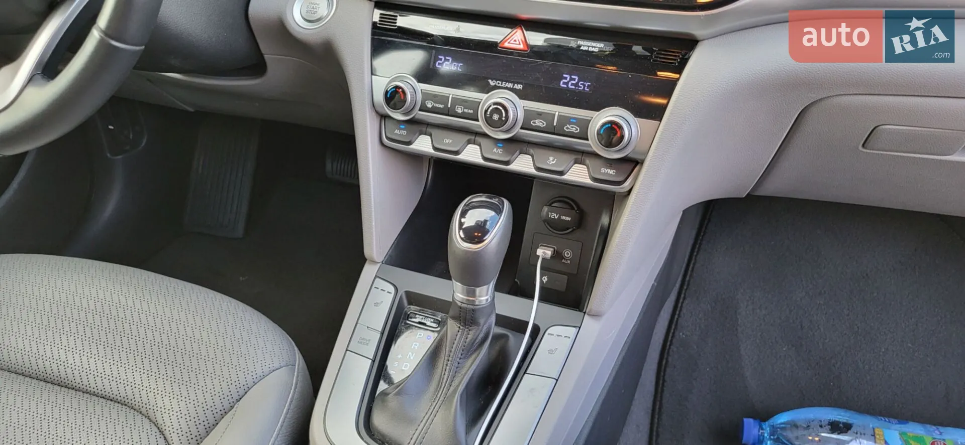 2018 Hyundai Elantra - мініатюра 28