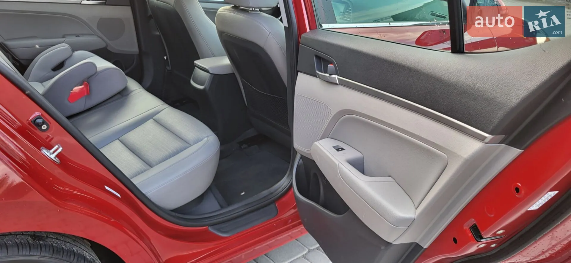2018 Hyundai Elantra - мініатюра 32