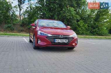Седан Hyundai Elantra 2018 в 