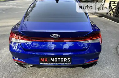 Hyundai Elantra 2022
