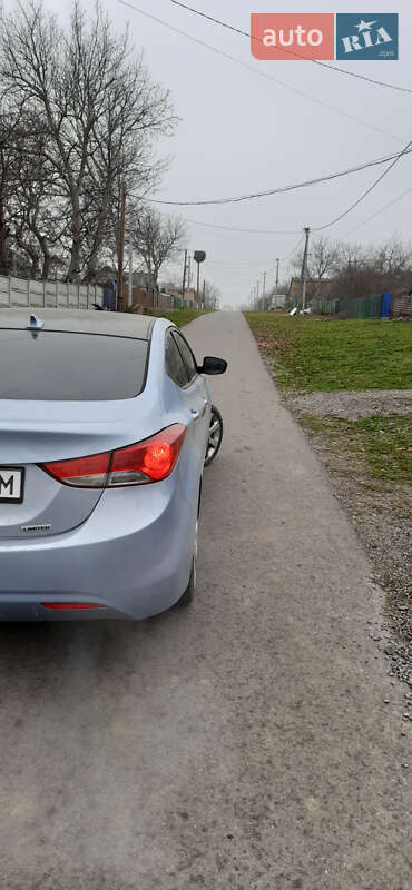 Седан Hyundai Elantra 2012 в Вороновиці