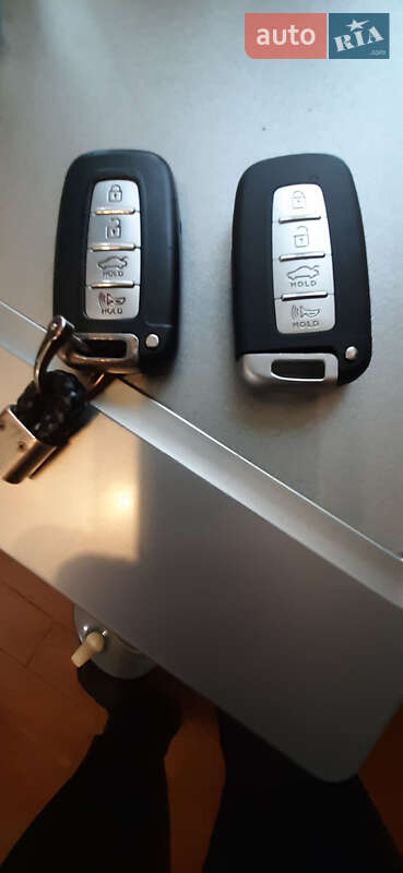 Седан Hyundai Elantra 2012 в Вороновиці