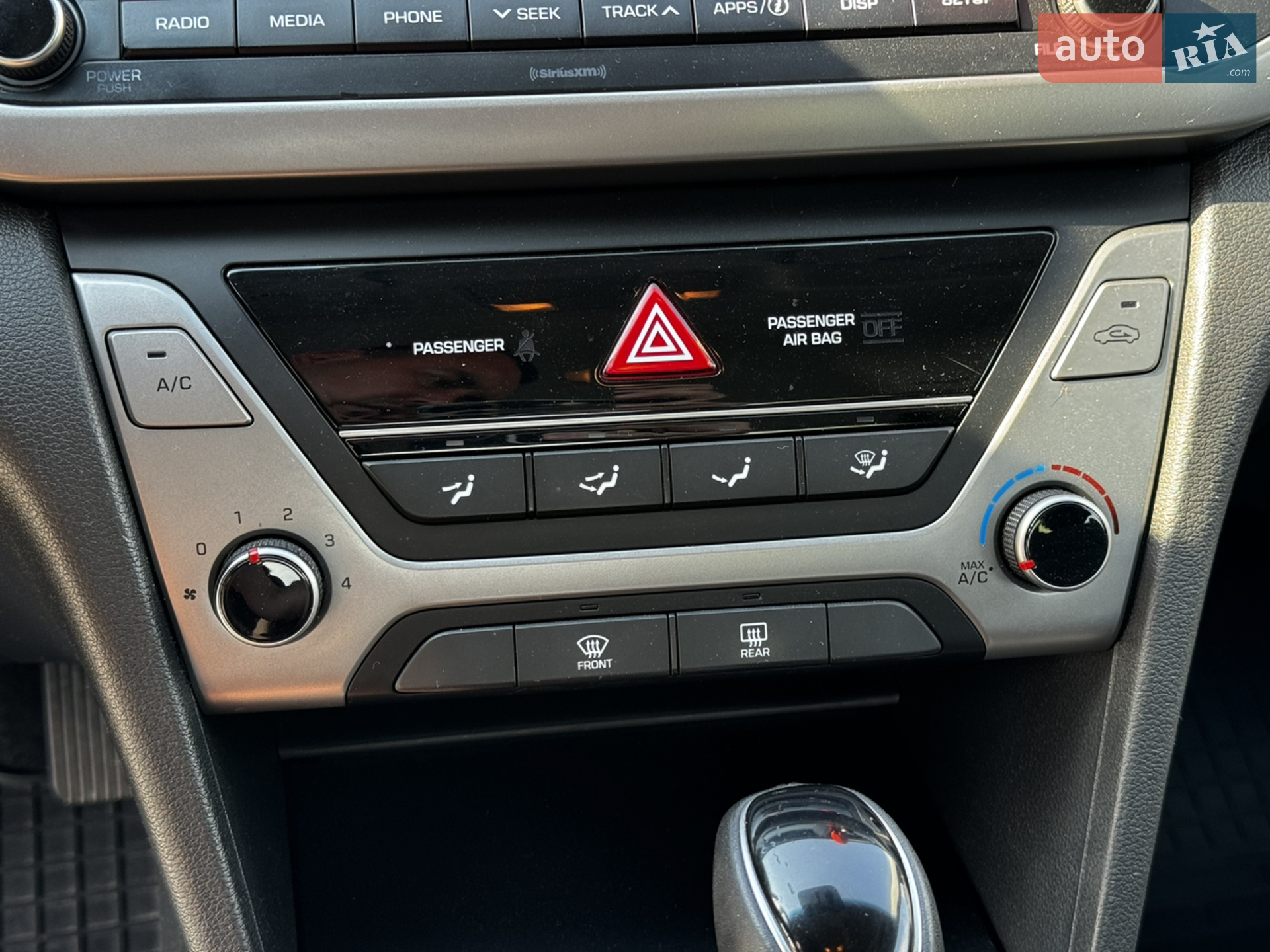 2018 Hyundai Elantra - мініатюра 19