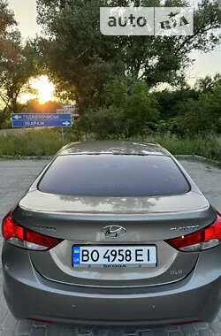 Седан Hyundai Elantra 2012 в Подволочиске