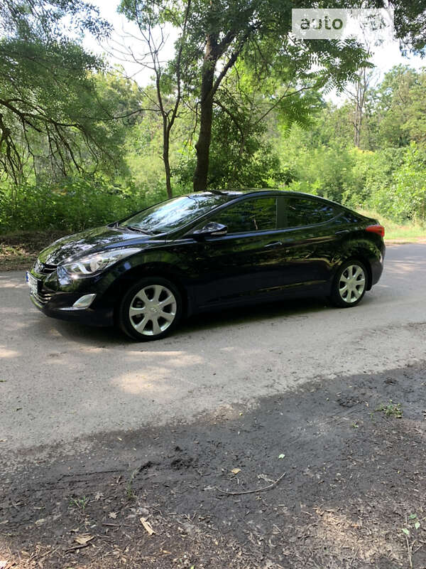 Hyundai Elantra 2013