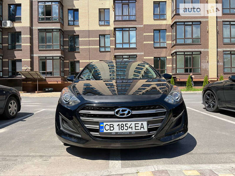 Хетчбек Hyundai Elantra 2015 в Чернігові