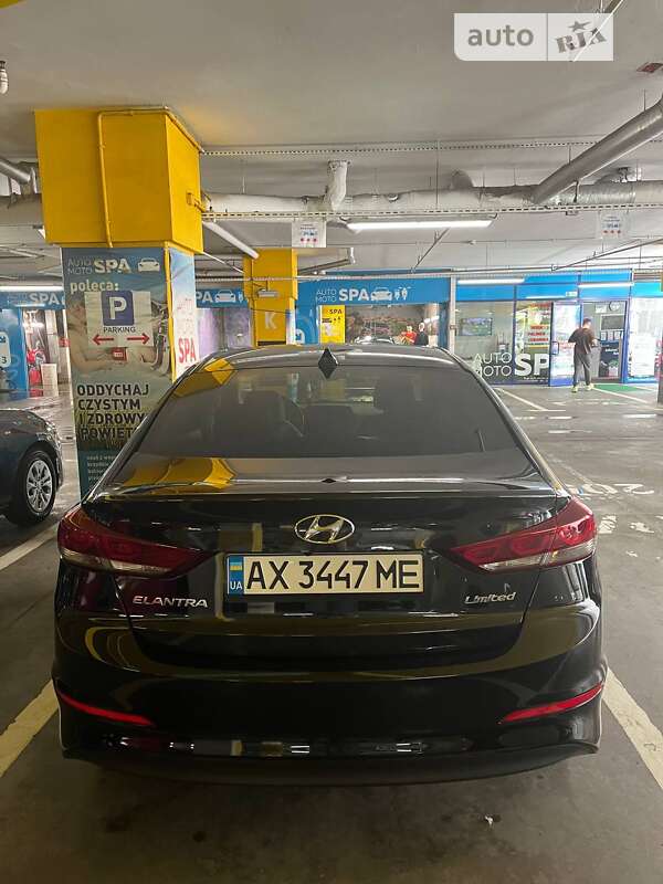 Седан Hyundai Elantra 2016 в Львове