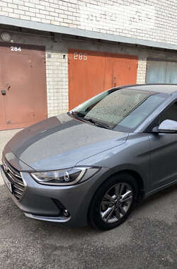 Седан Hyundai Elantra 2018 в Киеве
