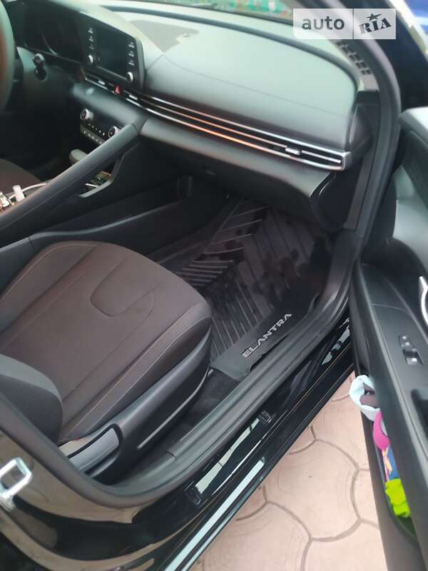 Седан Hyundai Elantra 2021 в Кривом Роге