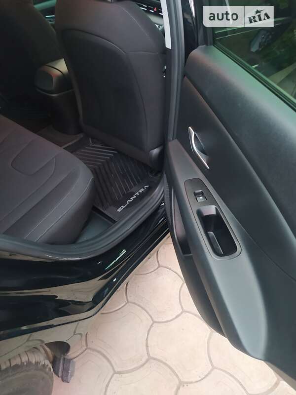 Седан Hyundai Elantra 2021 в Кривом Роге