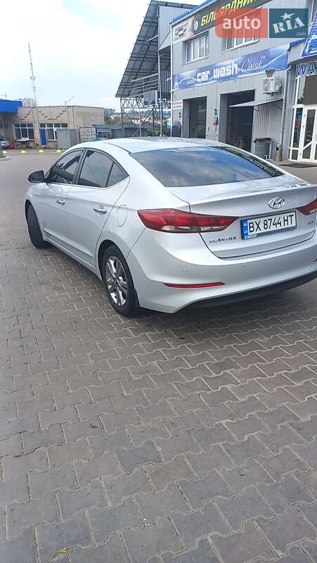 Седан Hyundai Elantra 2018 в Хмельницком