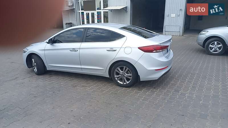 Седан Hyundai Elantra 2018 в Хмельницком
