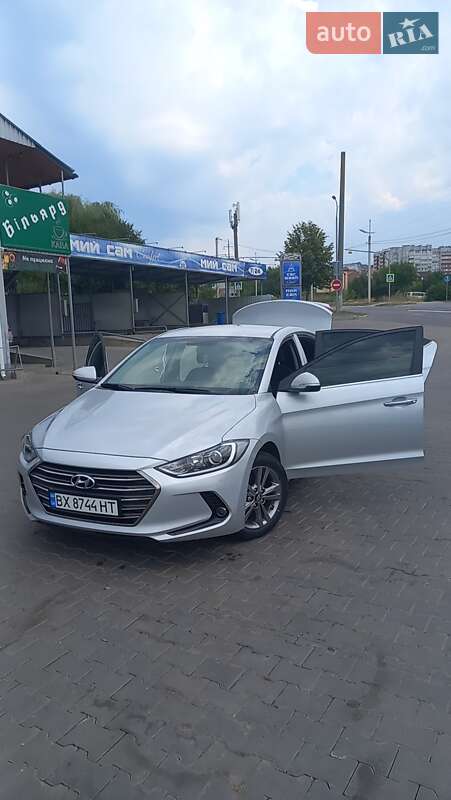 Седан Hyundai Elantra 2018 в Хмельницком