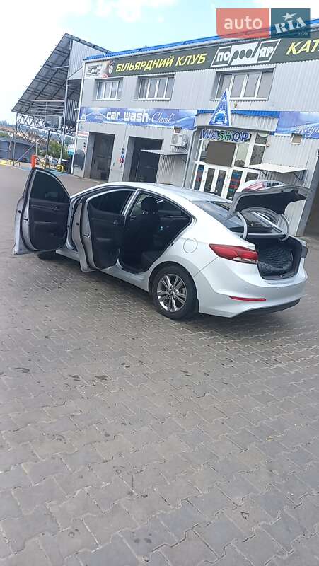 Седан Hyundai Elantra 2018 в Хмельницком