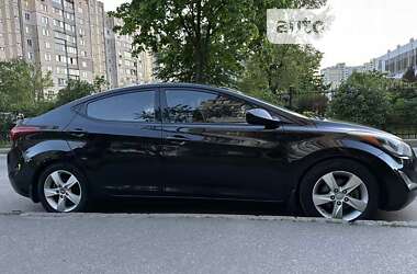 Седан Hyundai Elantra 2015 в Киеве