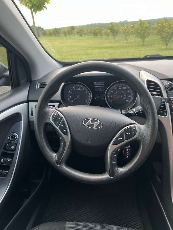 Хэтчбек Hyundai Elantra 2014 в Шепетовке