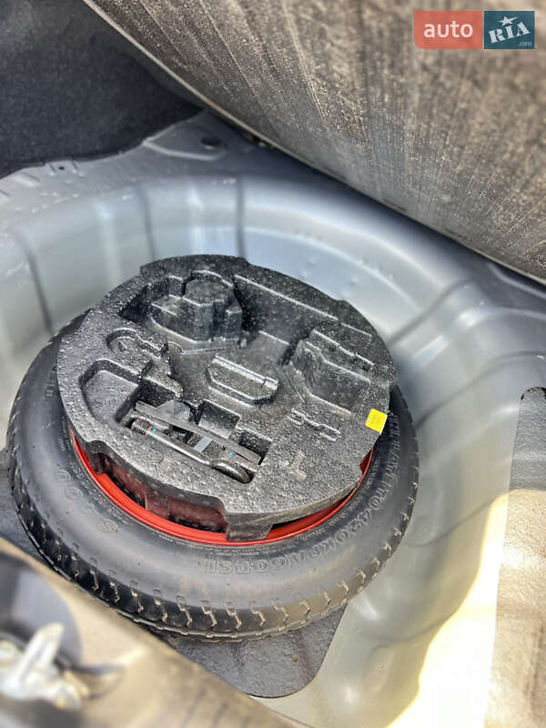 Седан Hyundai Elantra 2015 в Ивано-Франковске