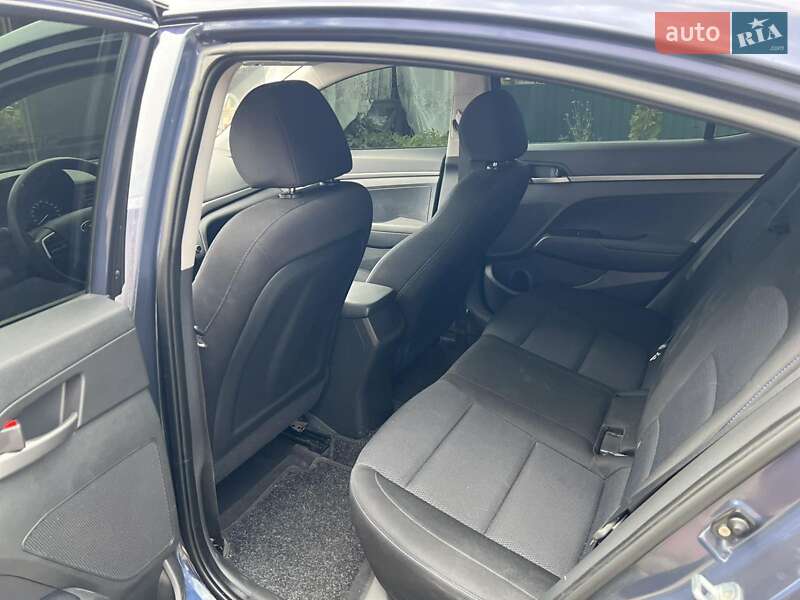Седан Hyundai Elantra 2017 в Полтаві