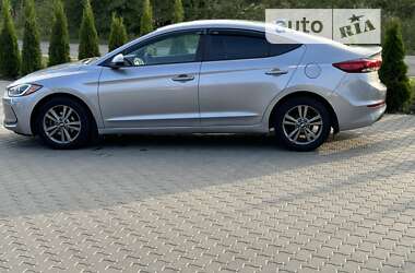 Седан Hyundai Elantra 2016 в Львове