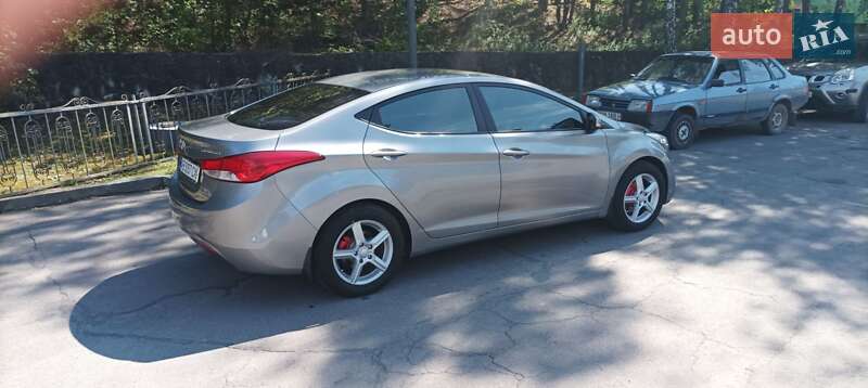Седан Hyundai Elantra 2011 в Ямполі