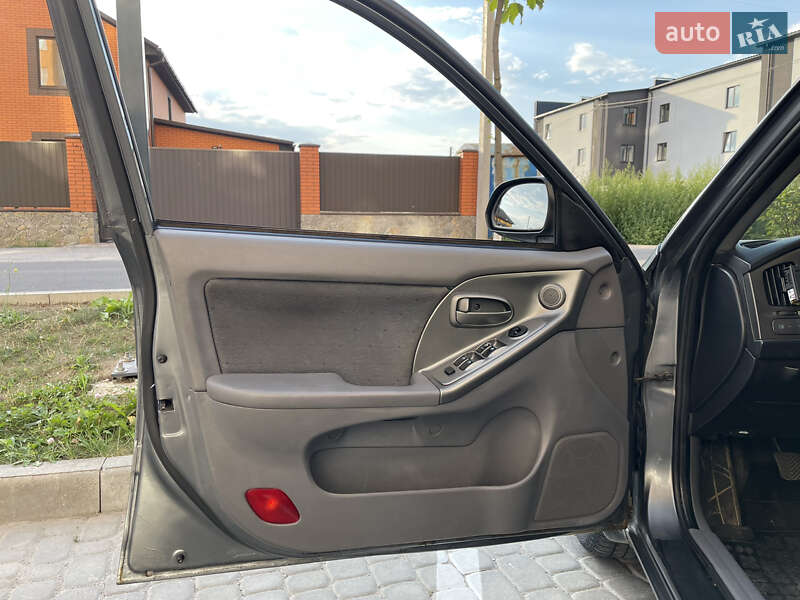 Седан Hyundai Elantra 2010 в Виннице