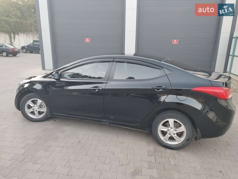Седан Hyundai Elantra 2012 в Умани