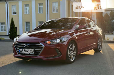 Седан Hyundai Elantra 2016 в Днепре