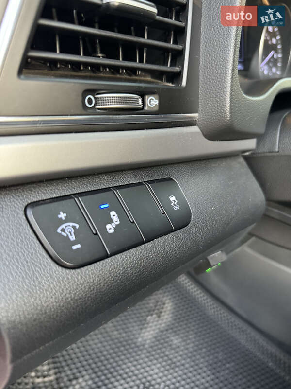 Седан Hyundai Elantra 2016 в Днепре