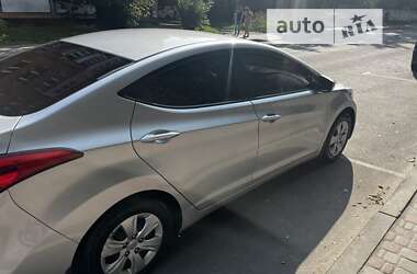 Седан Hyundai Elantra 2011 в Ровно