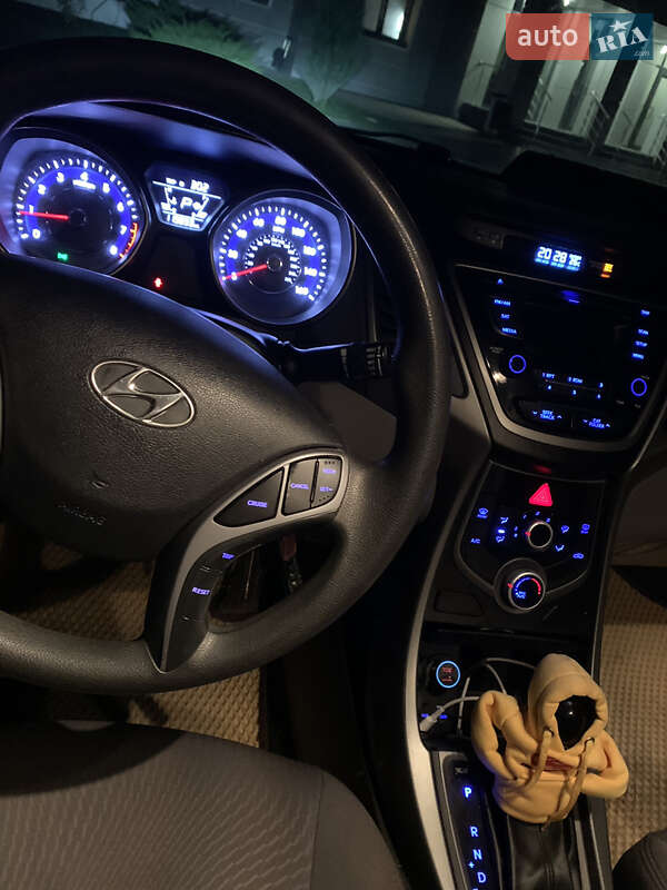 Седан Hyundai Elantra 2015 в Харькове фото 12 Седан Hyundai Elantra 2015 в Харькове