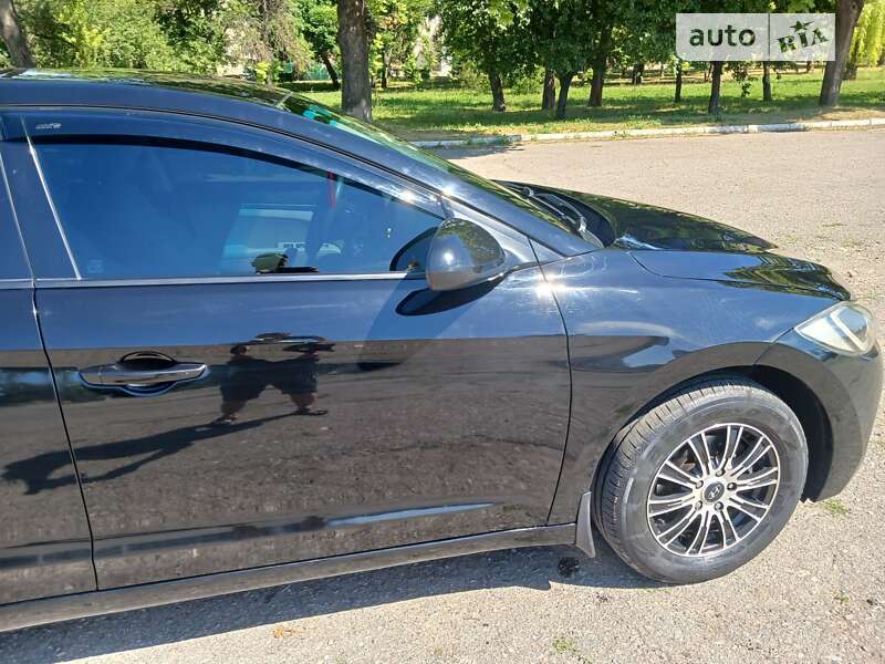 Седан Hyundai Elantra 2017 в Чугуєві