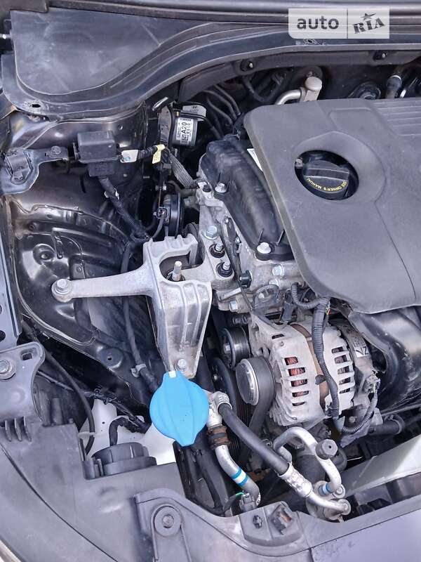 Седан Hyundai Elantra 2017 в Чугуєві