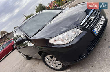 Седан Hyundai Elantra 2008 в Ромнах