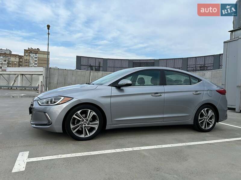 Седан Hyundai Elantra 2016 в Києві