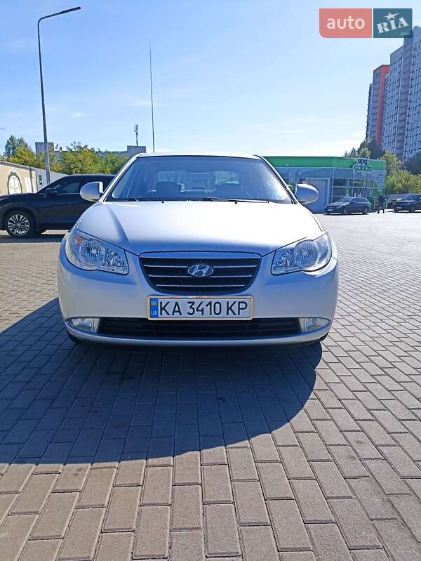Седан Hyundai Elantra 2008 в Киеве