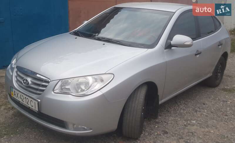 Седан Hyundai Elantra 2010 в Харькове
