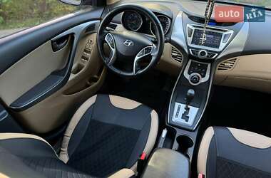 Седан Hyundai Elantra 2012 в 