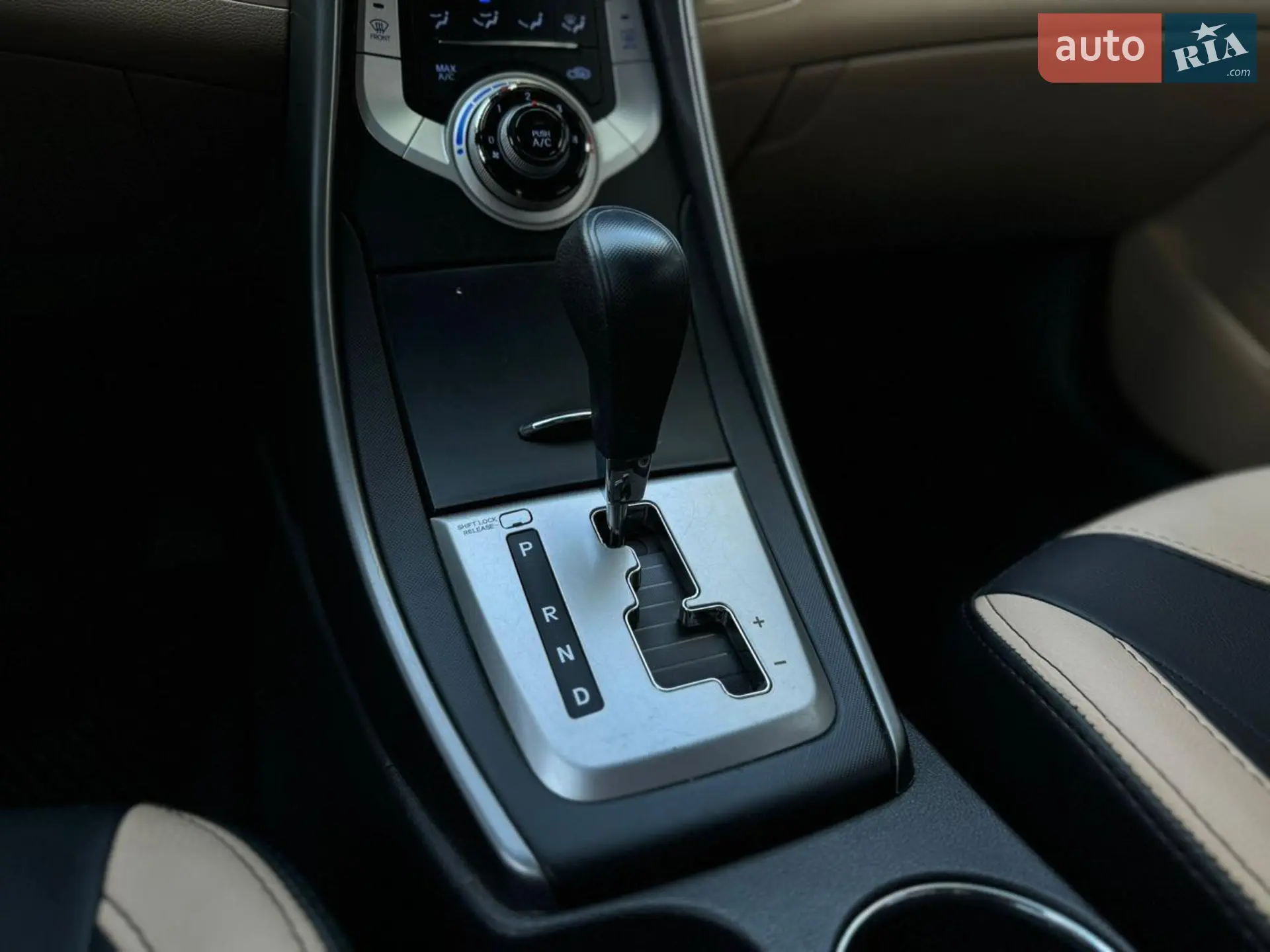 2012 Hyundai Elantra - мініатюра 2