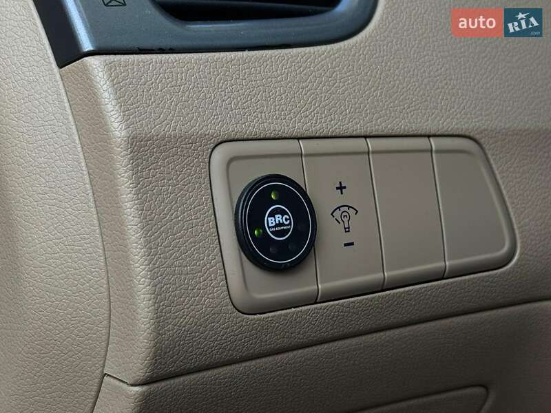 Седан Hyundai Elantra 2012 в Івано-Франківську