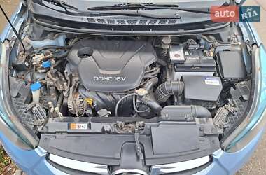 Седан Hyundai Elantra 2011 в 