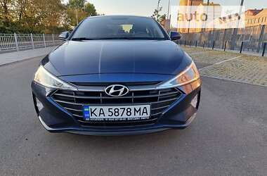 Седан Hyundai Elantra 2019 в Киеве