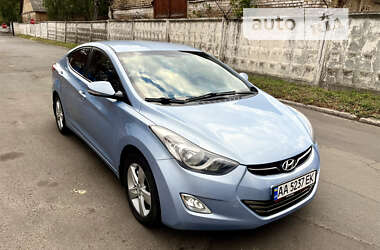 Седан Hyundai Elantra 2012 в Киеве