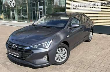 Седан Hyundai Elantra 2019 в Киеве