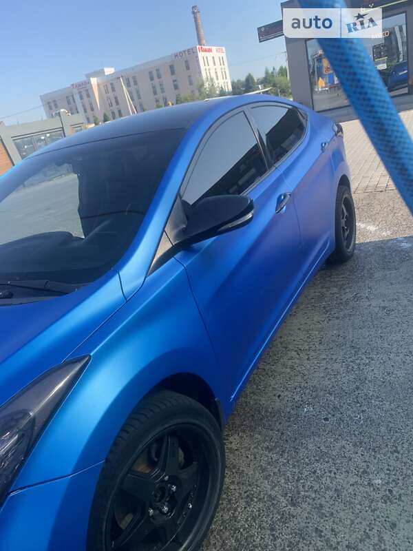 Седан Hyundai Elantra 2011 в Сколе