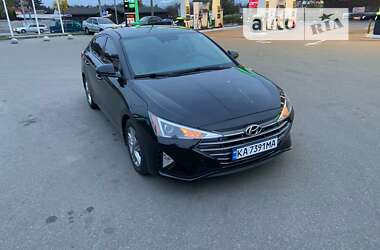 Седан Hyundai Elantra 2020 в Киеве