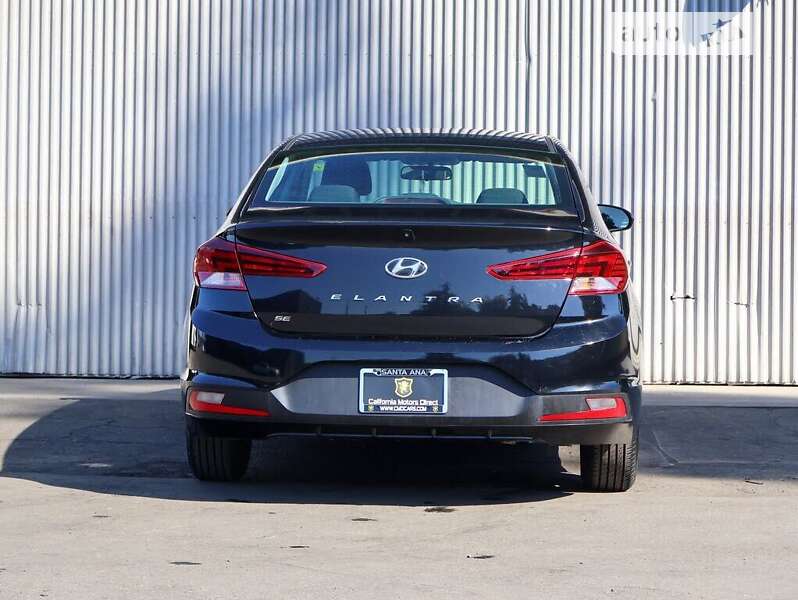 Седан Hyundai Elantra 2019 в Львове