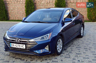 Седан Hyundai Elantra 2018 в 